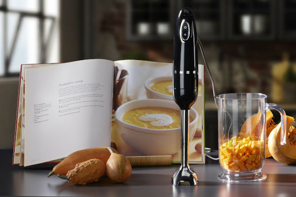Blender ręczny Smeg HBF11BLEU czarny